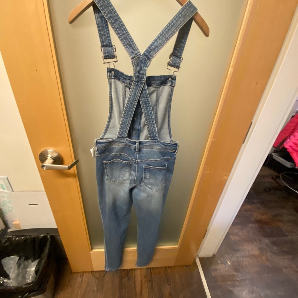 Tilly’s Skinny Jean Overalls Size 3